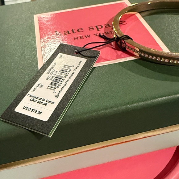 NWT! ♠️ Kate spade bracelet/bangle in rose gold with pavé crystals all around - Picture 9 of 13